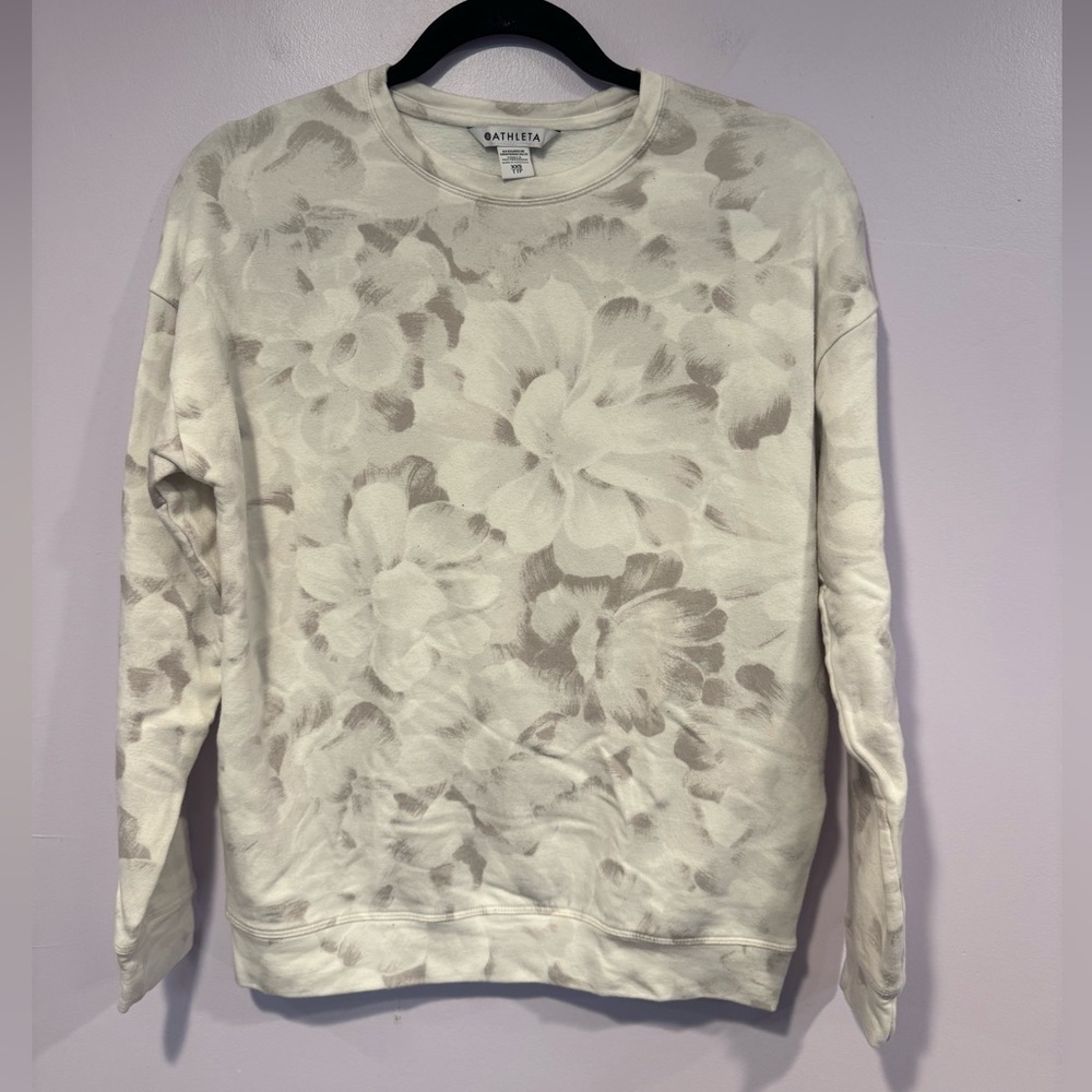 White oversized soft grey floral Athleta‎ sweatshirt